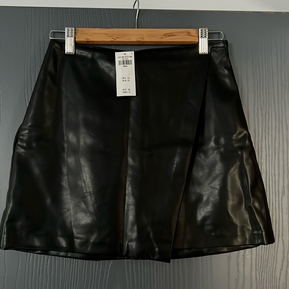 Abercrombie Scarlett Began Leather Skort - Picture 1 of 3